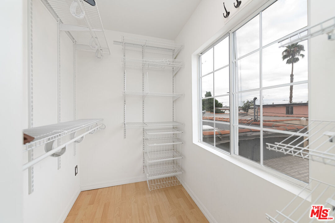 1139 N Genesee Ave Unit: B