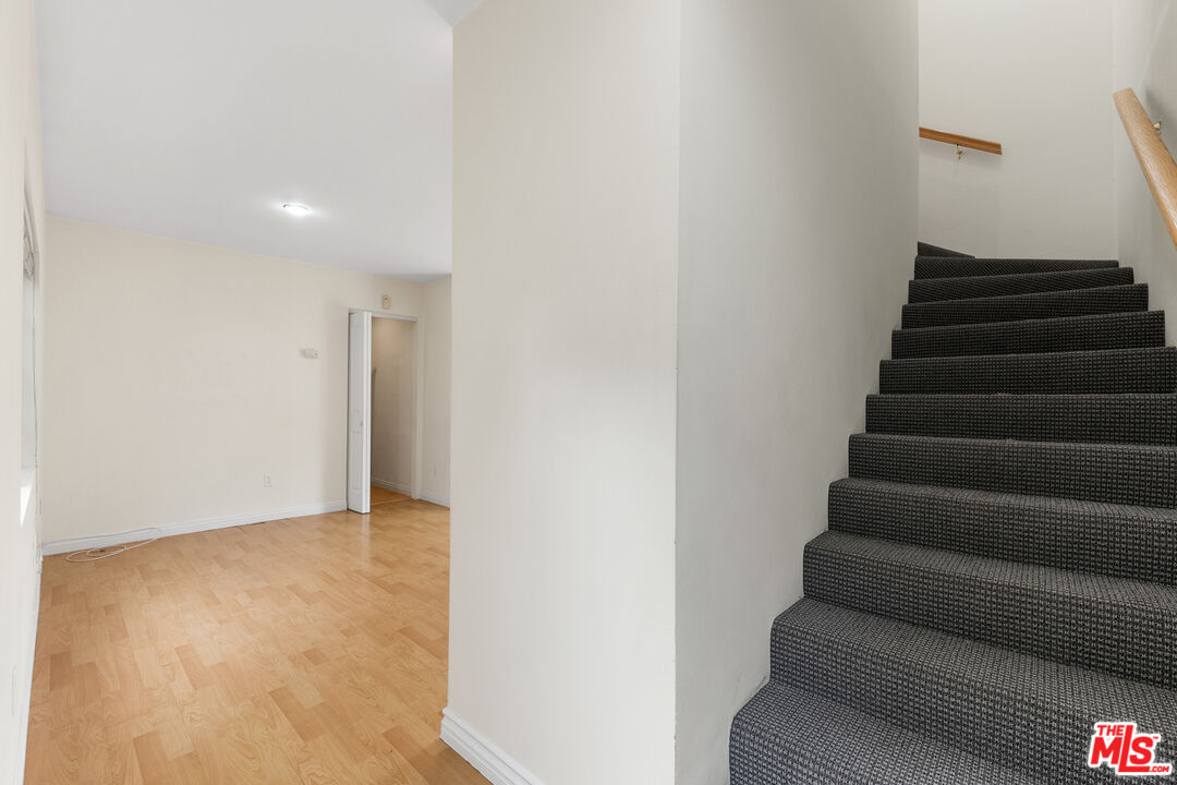1139 N Genesee Ave Unit: B