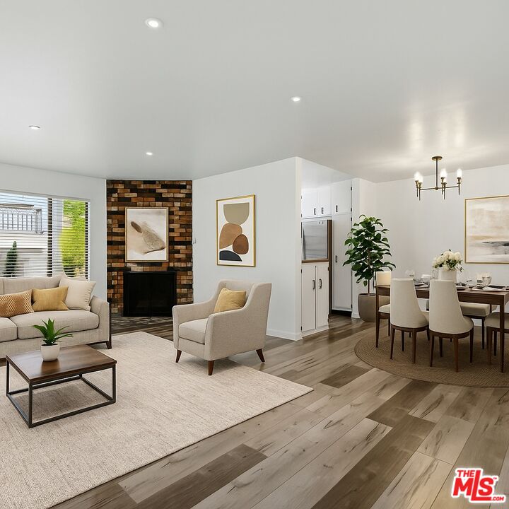 1640 S Bentley Ave Unit: 4