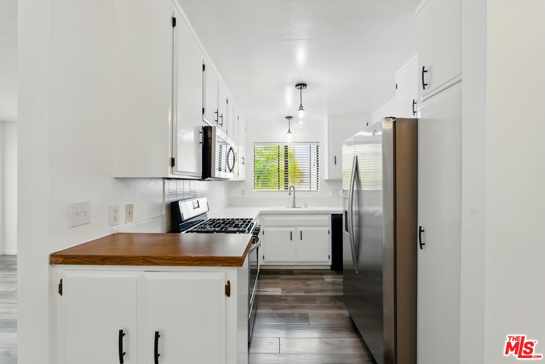 1640 S Bentley Ave Unit: 4