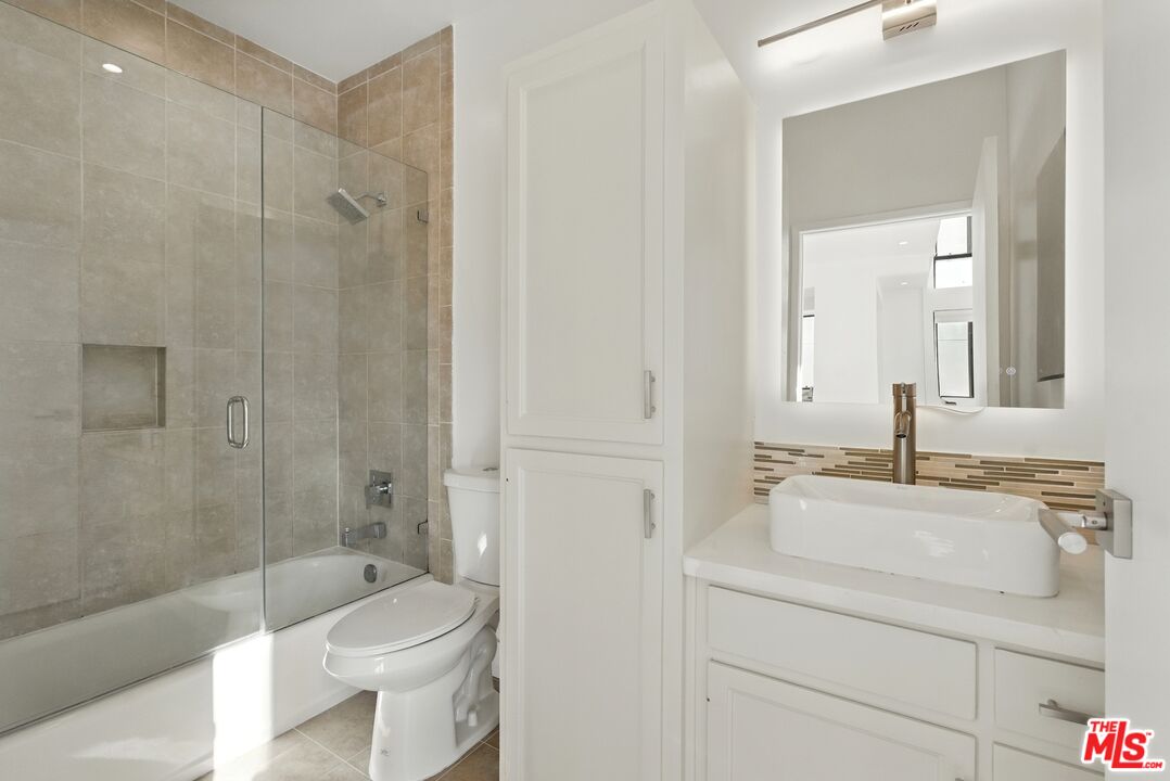 1826 Overland Ave Unit: 1