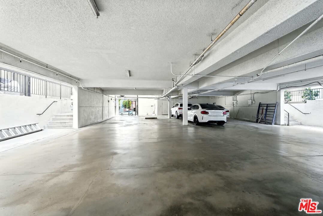1826 Overland Ave Unit: 1