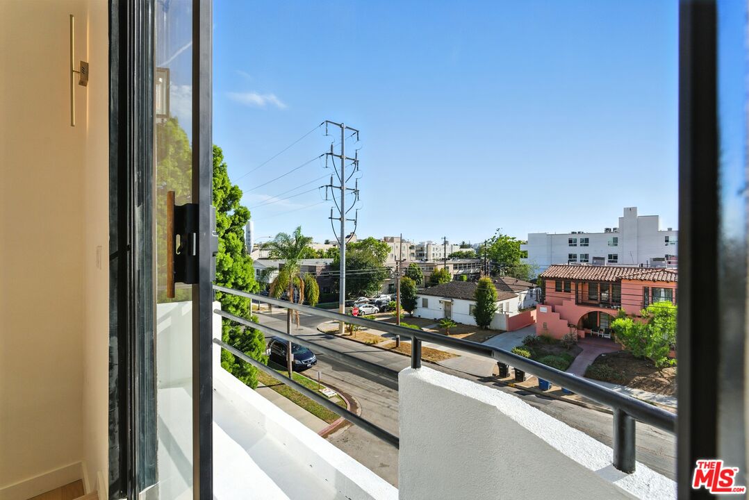 1826 Overland Ave Unit: 1