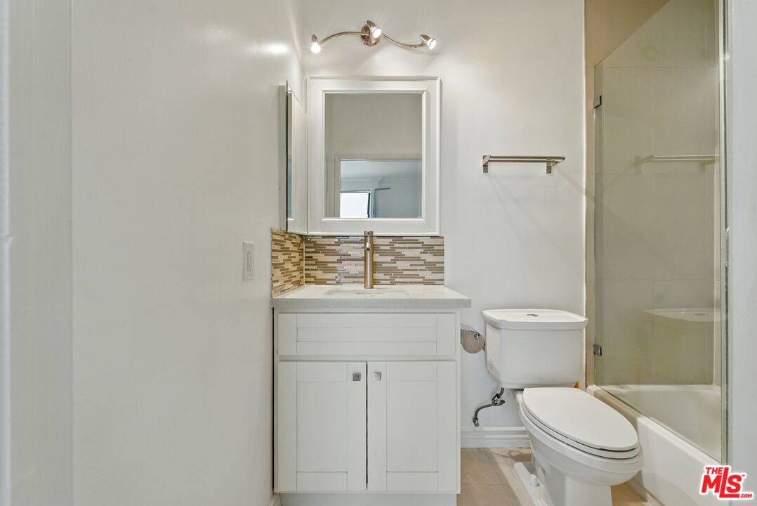 1826 Overland Ave Unit: 8