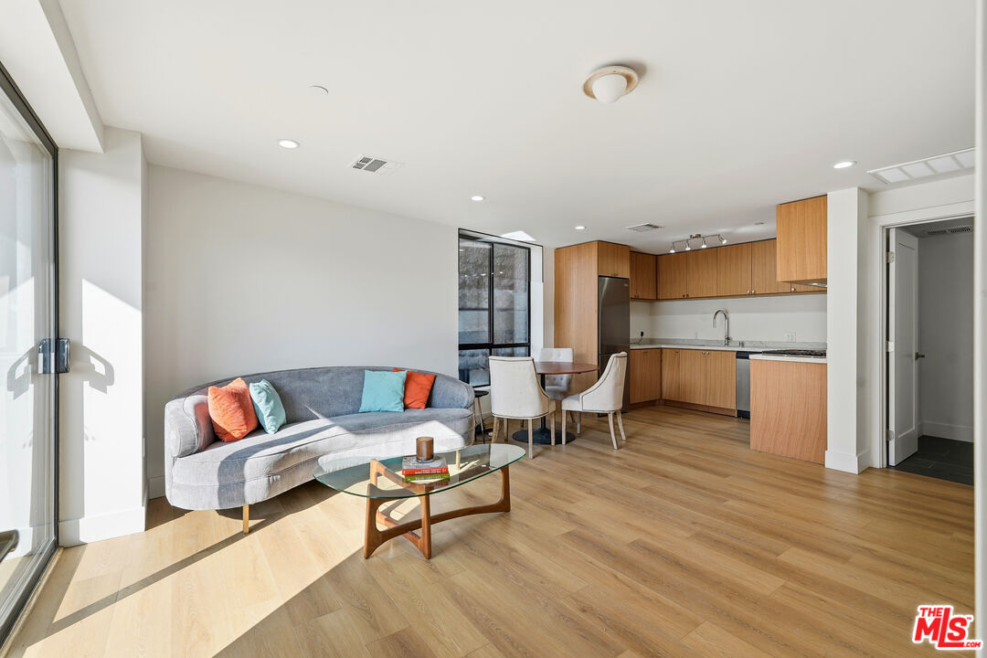 1822 Overland Ave Unit: 101