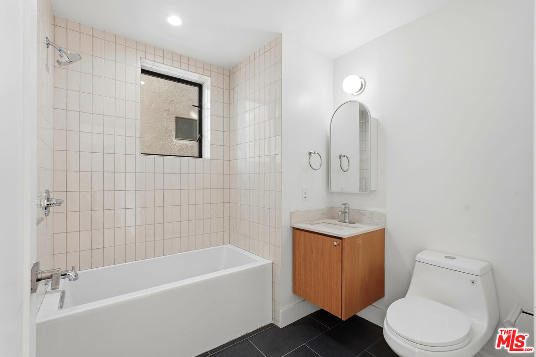 1822 Overland Ave Unit: 101