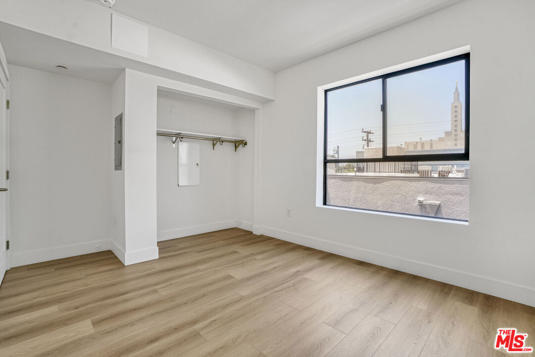 1822 Overland Ave Unit: 102