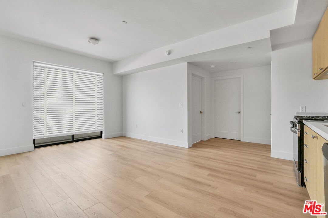 1822 Overland Ave Unit: 202