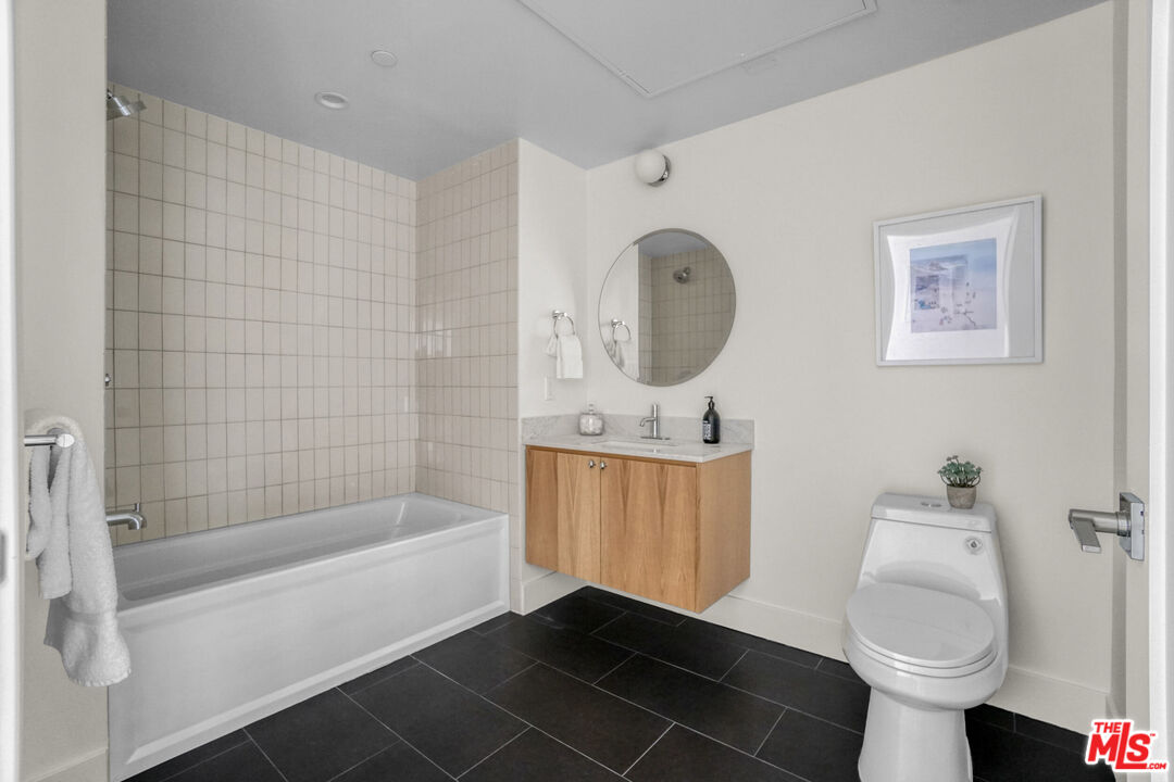 1822 Overland Ave Unit: 401