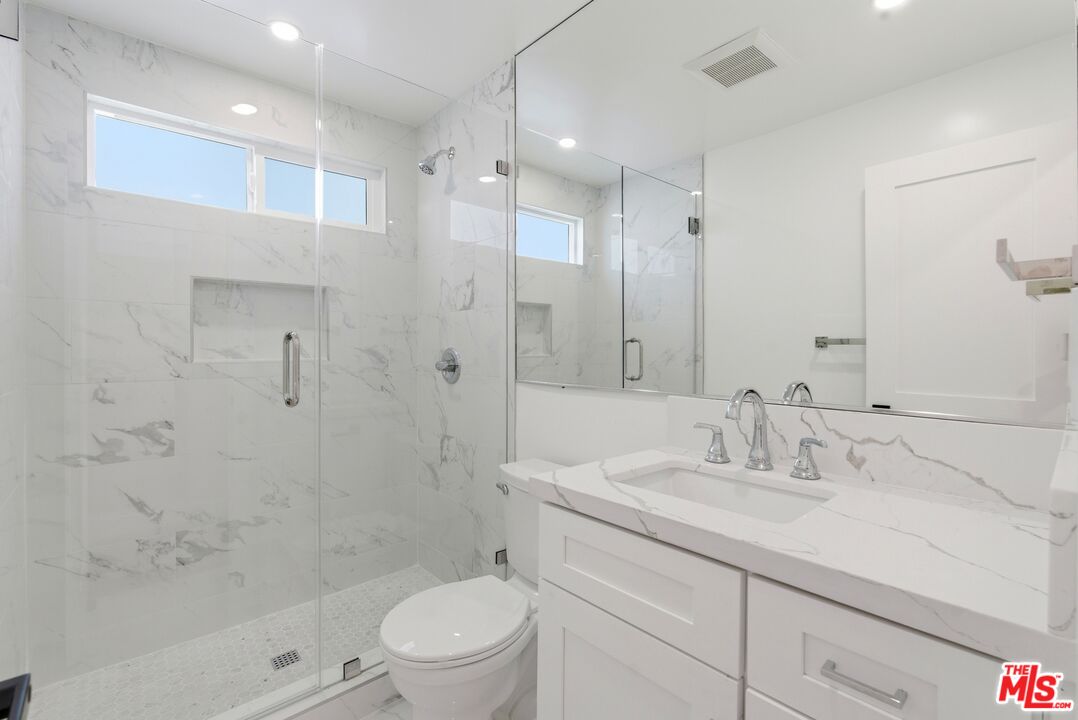 1861 Midvale Ave Unit: 3