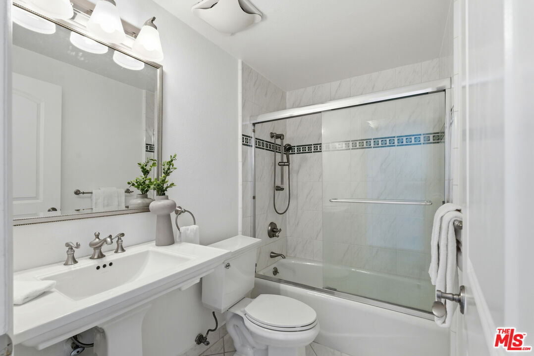 1223 Roxbury Dr Unit: 304