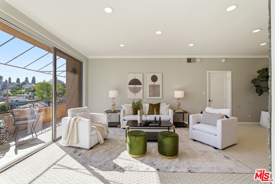 1223 Roxbury Dr Unit: 304