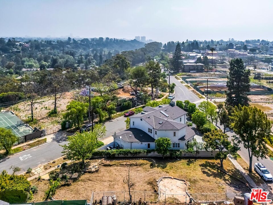 865 Chautauqua Blvd