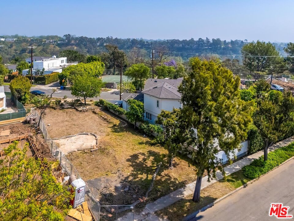 865 Chautauqua Blvd