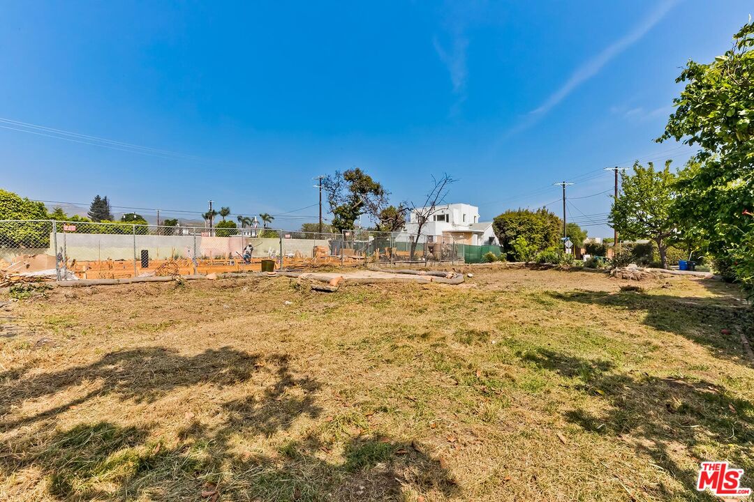 865 Chautauqua Blvd