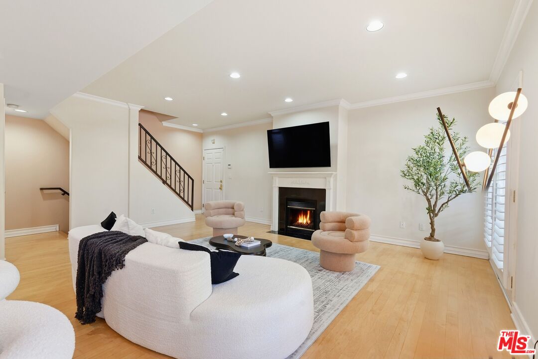 1748 Stoner Ave Unit: 1