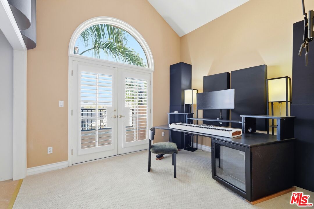 1748 Stoner Ave Unit: 1