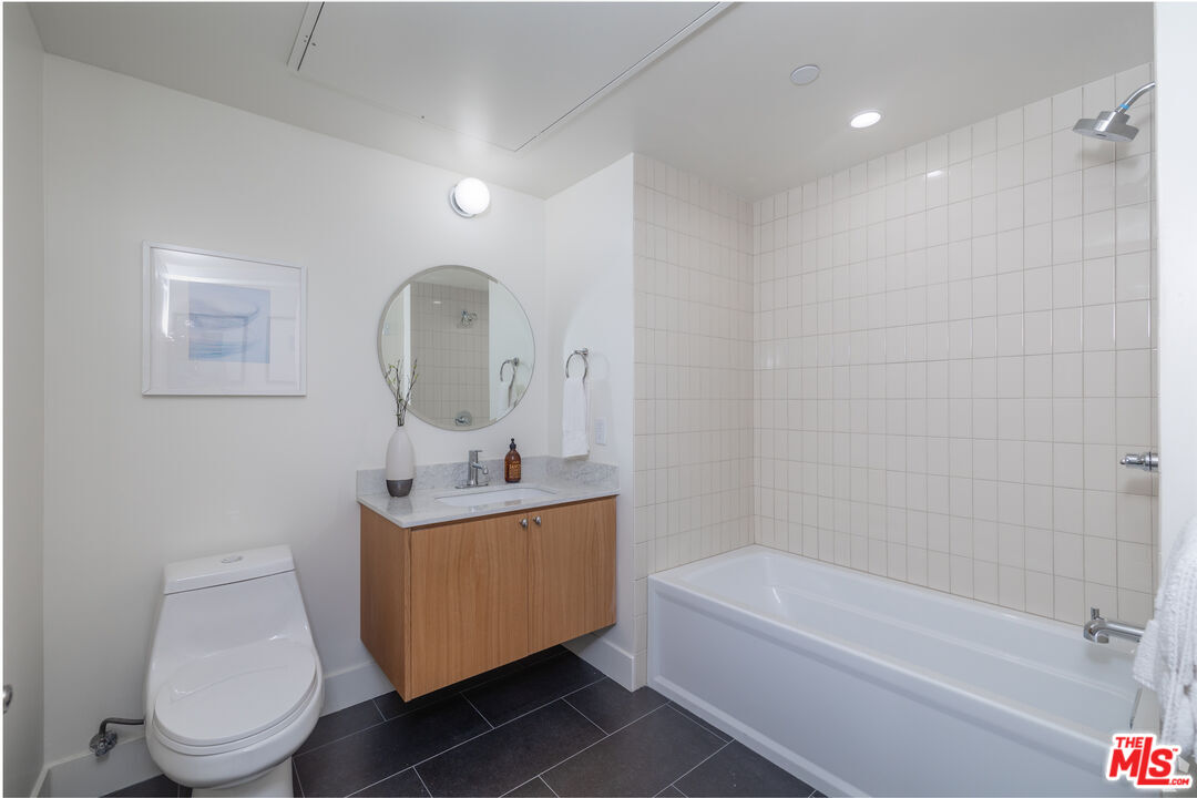 1822 Overland Ave Unit: 303