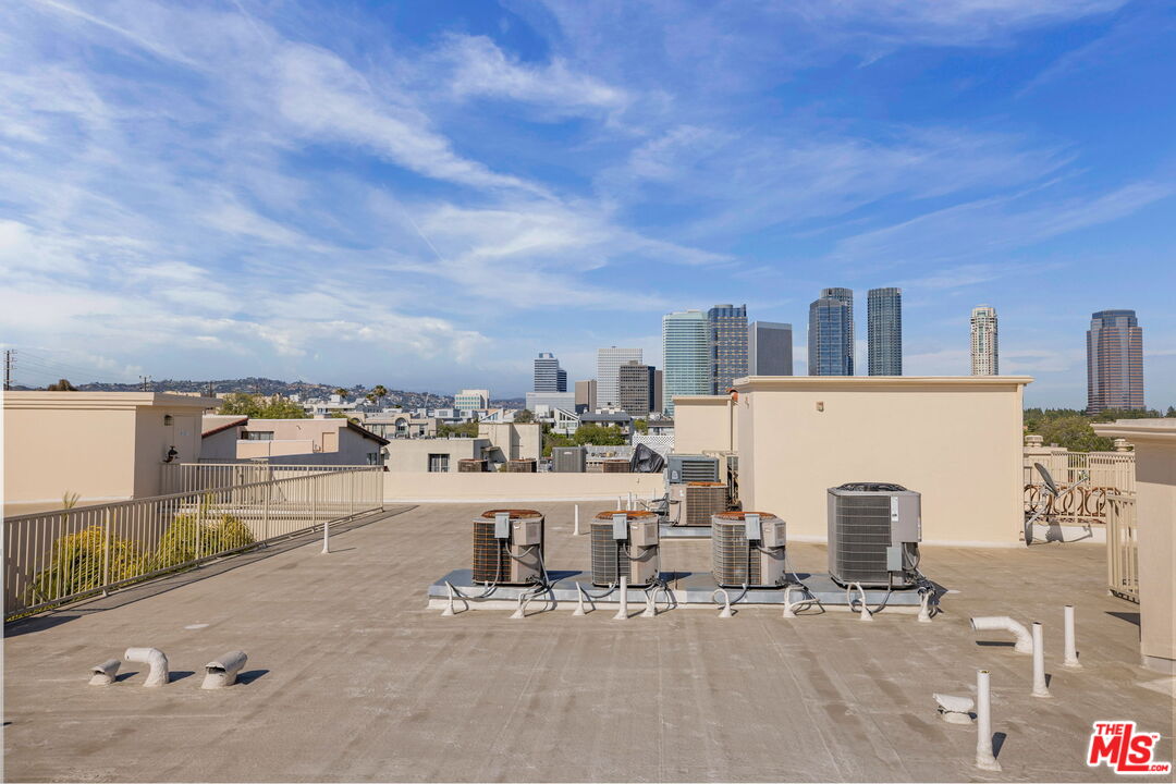 1838 Westholme Ave Unit: PH3