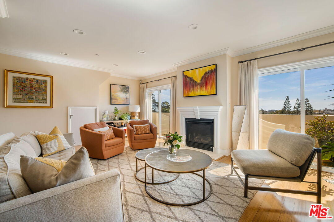 1838 Westholme Ave Unit: PH3