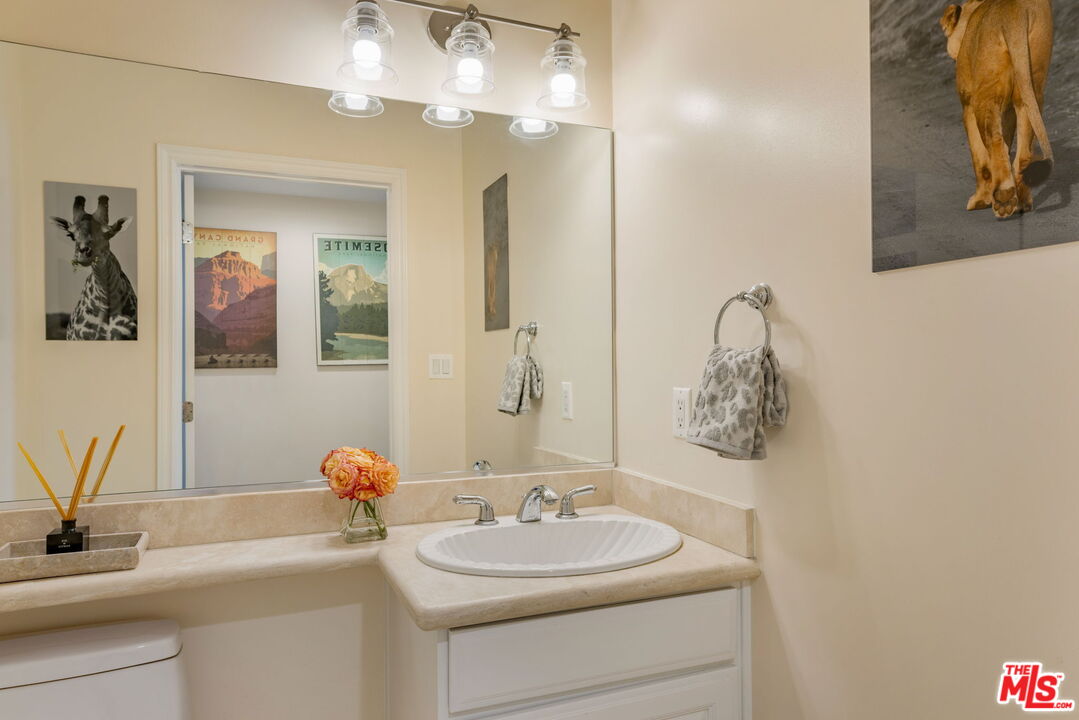 1838 Westholme Ave Unit: PH3