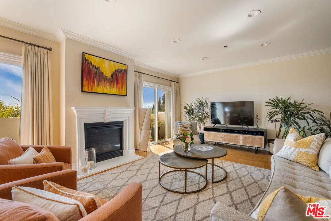 1838 Westholme Ave Unit: PH3