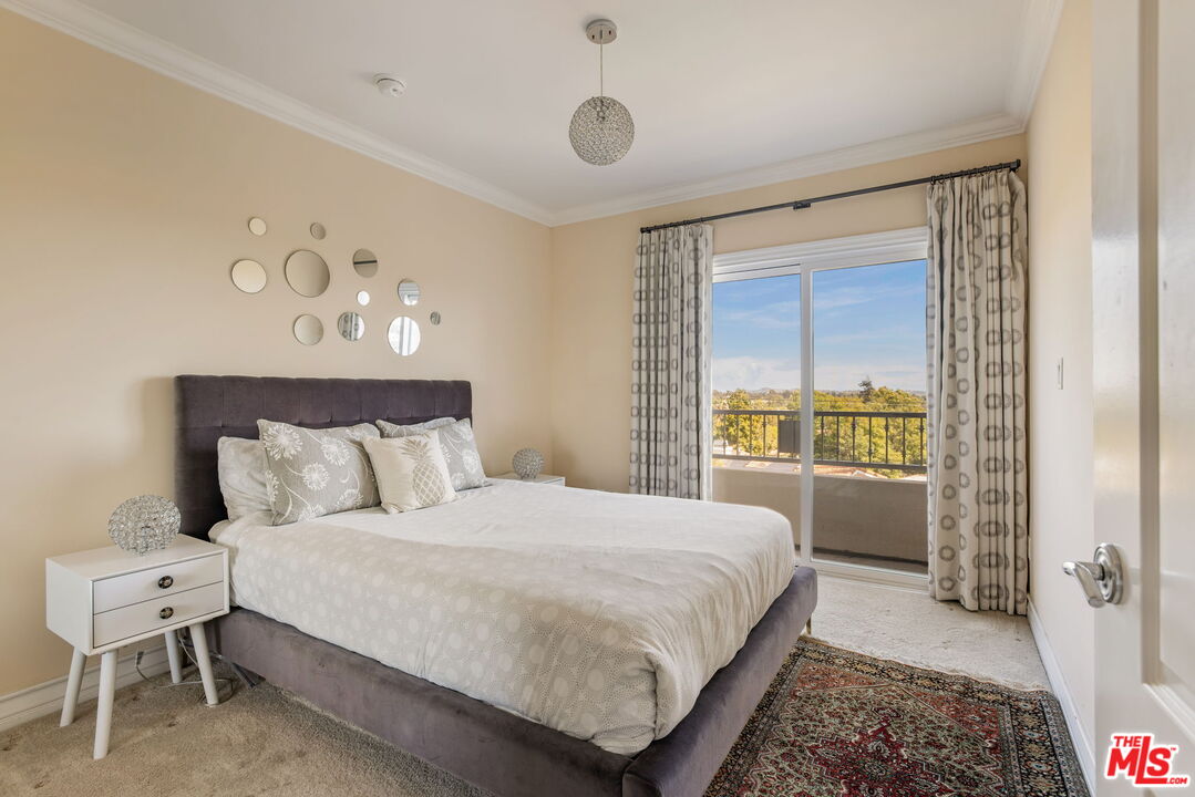 1838 Westholme Ave Unit: PH3
