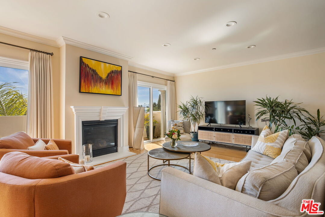 1838 Westholme Ave Unit: PH3