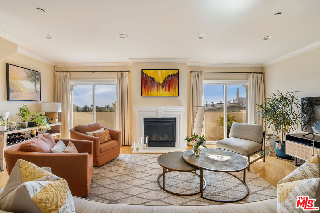 1838 Westholme Ave Unit: PH3