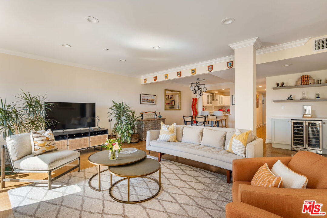 1838 Westholme Ave Unit: PH3