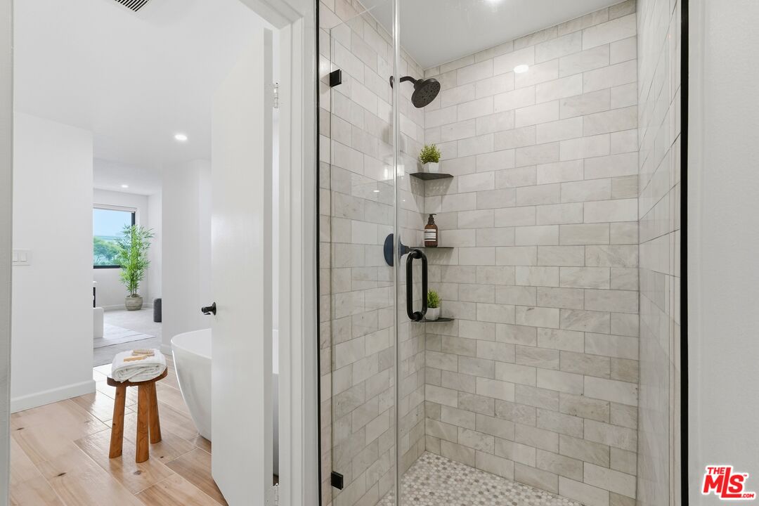 1201 Roxbury Dr Unit: 307