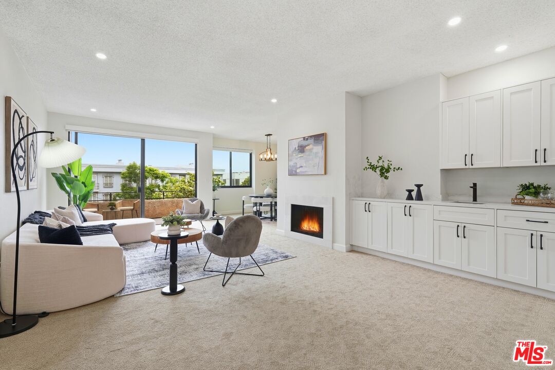 1201 Roxbury Dr Unit: 307