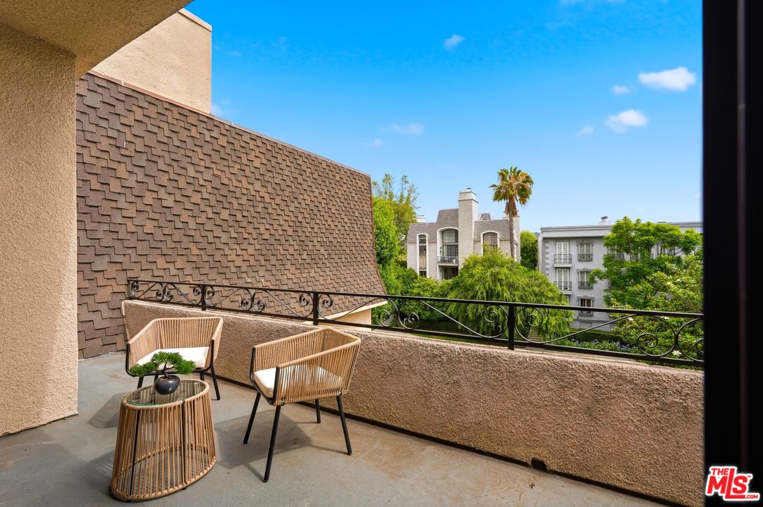 1201 Roxbury Dr Unit: 307