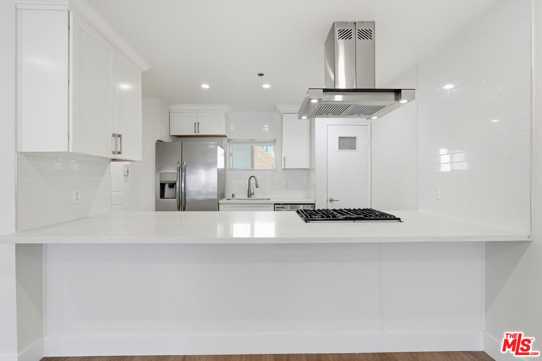1120 Irolo St Unit: 102