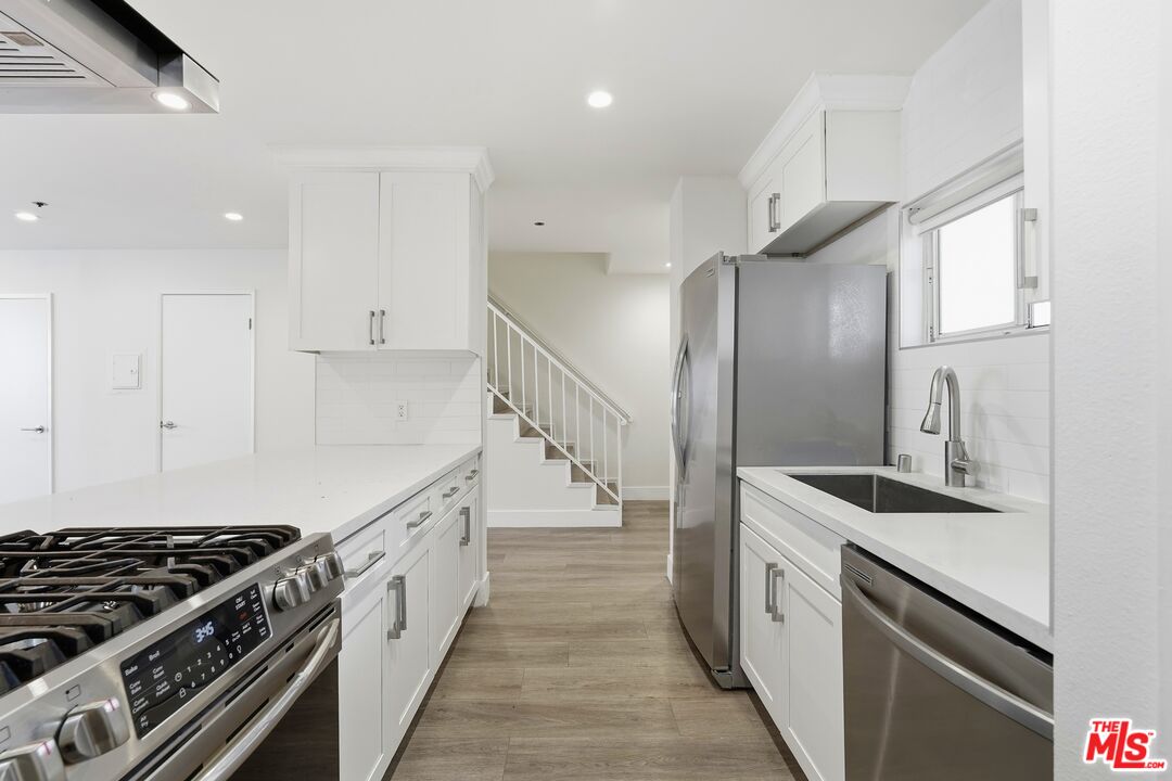 1120 Irolo St Unit: 102