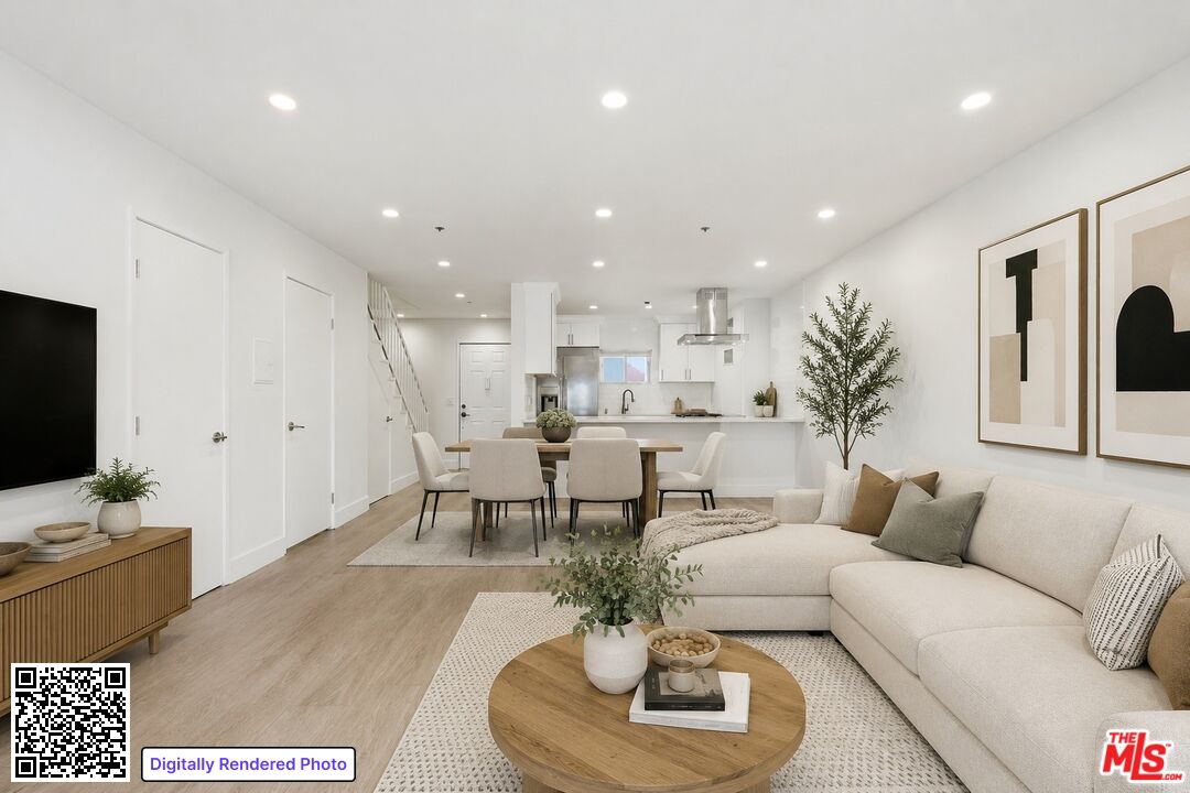 1120 Irolo St Unit: 102