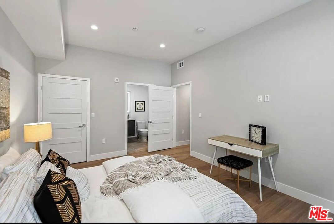 1906 Overland Ave Unit: 203