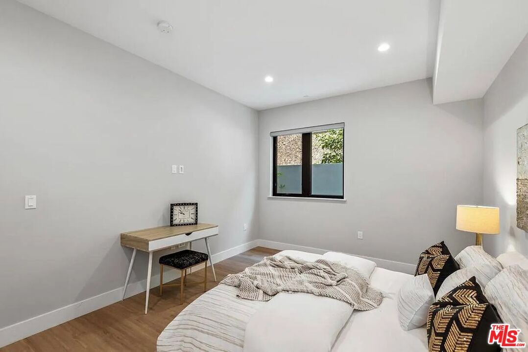 1906 Overland Ave Unit: 203