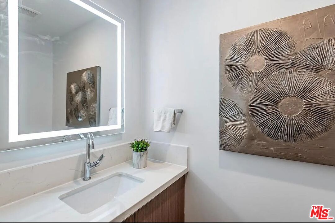 1906 Overland Ave Unit: 203