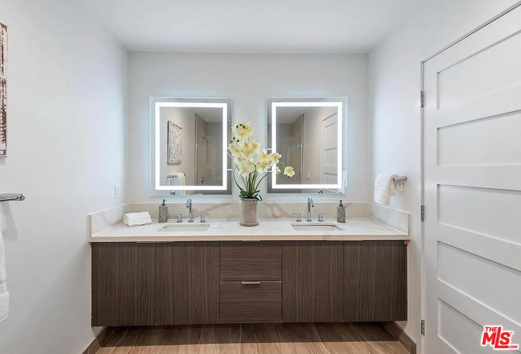 1906 Overland Ave Unit: 202