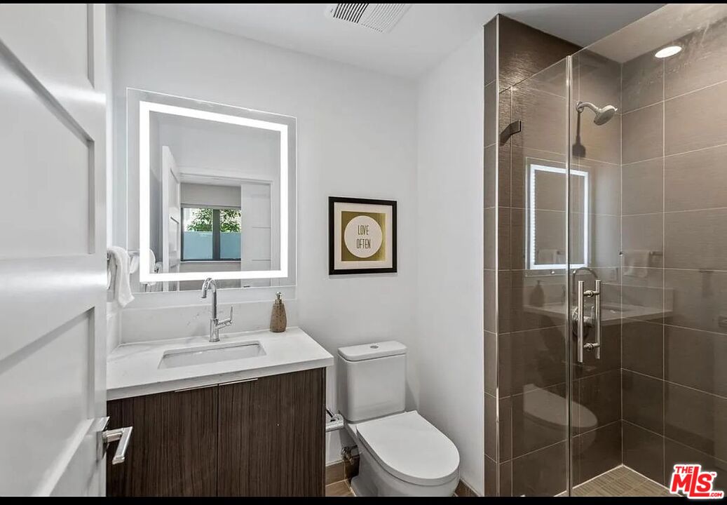 1906 Overland Ave Unit: 202