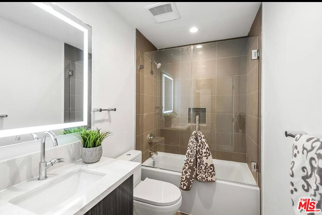 1906 Overland Ave Unit: 202