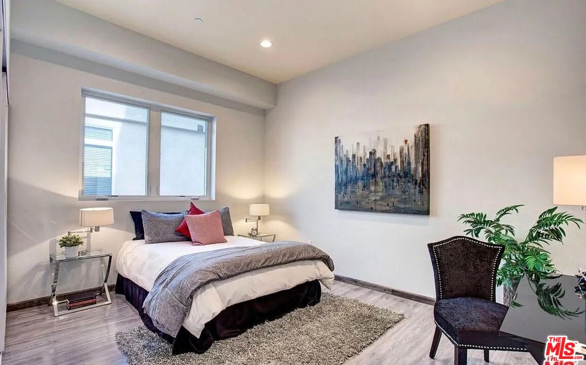 1906 Overland Ave Unit: 202