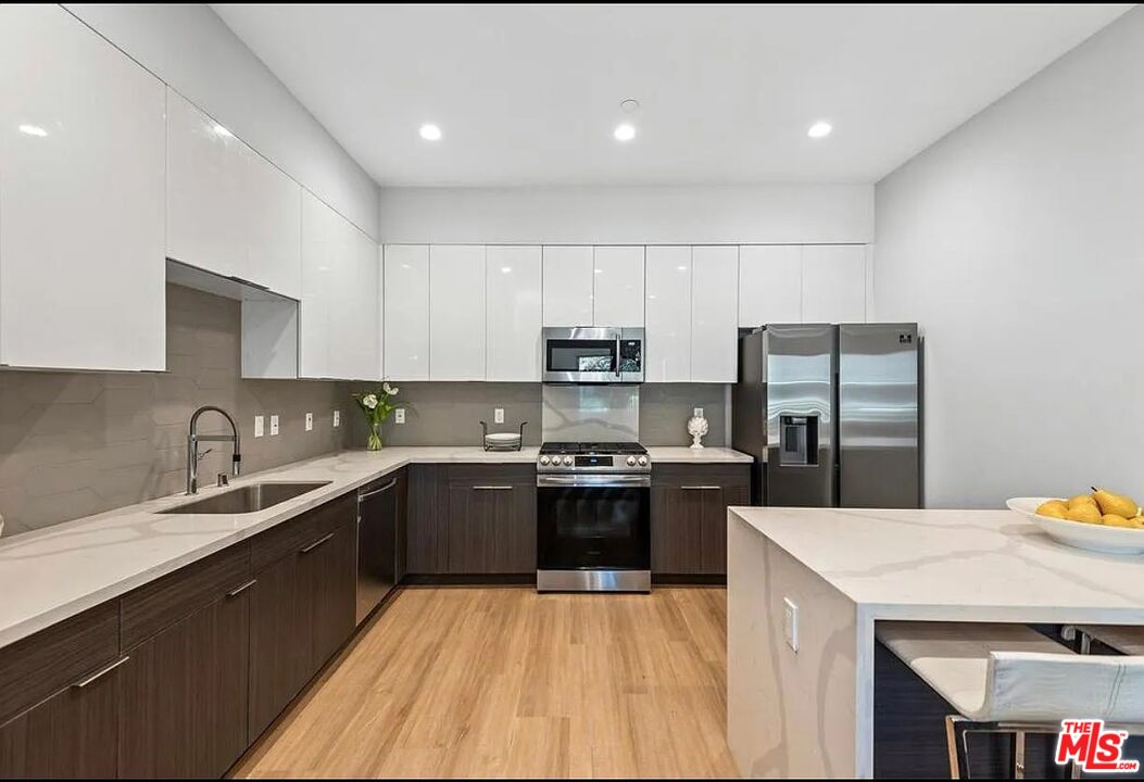 1906 Overland Ave Unit: 202