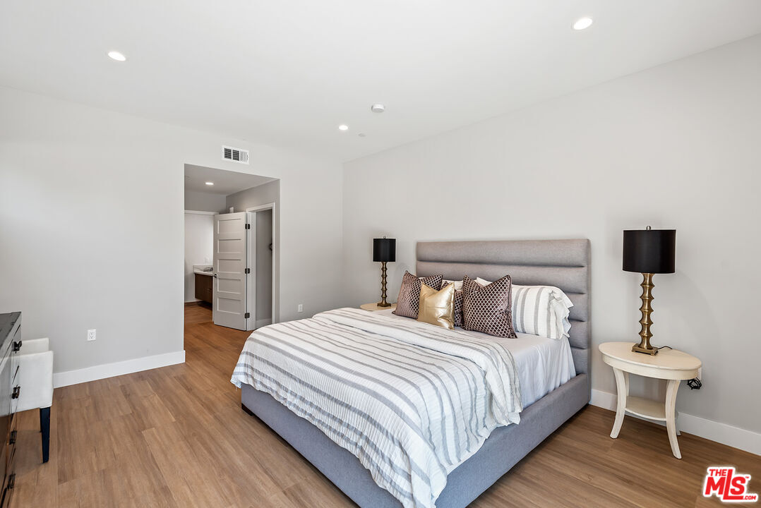 1906 Overland Ave Unit: 204
