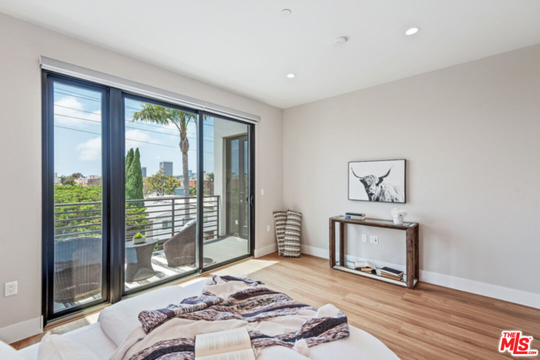 1906 Overland Ave Unit: 204
