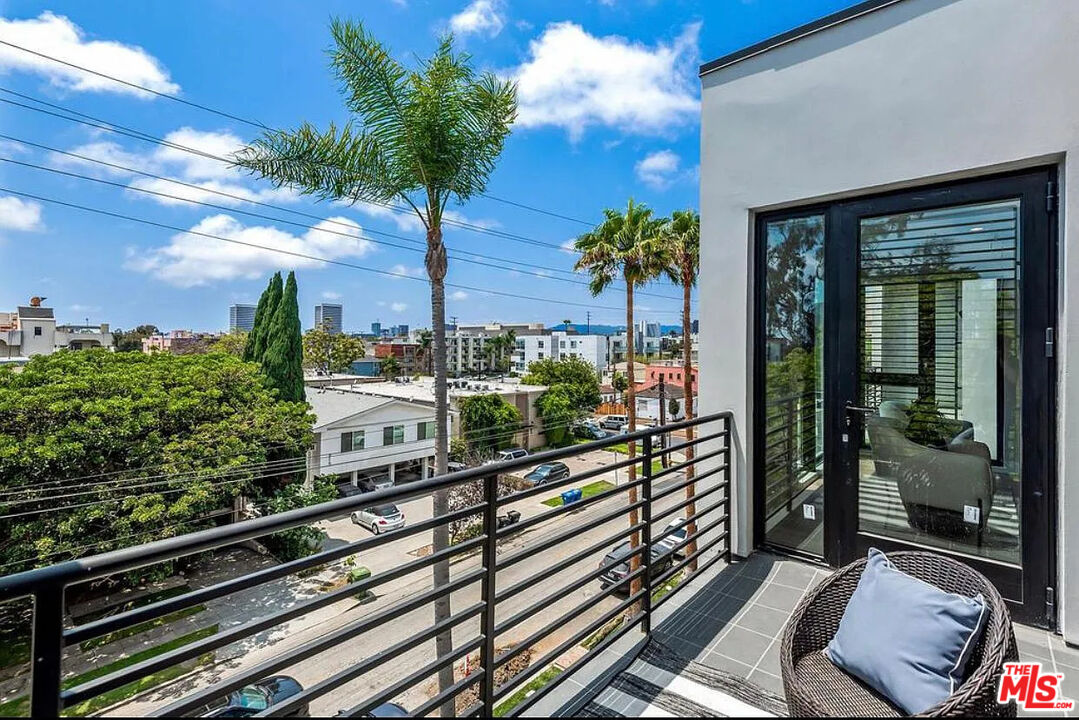 1906 Overland Ave Unit: 201