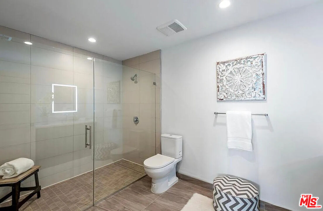 1906 Overland Ave Unit: 201