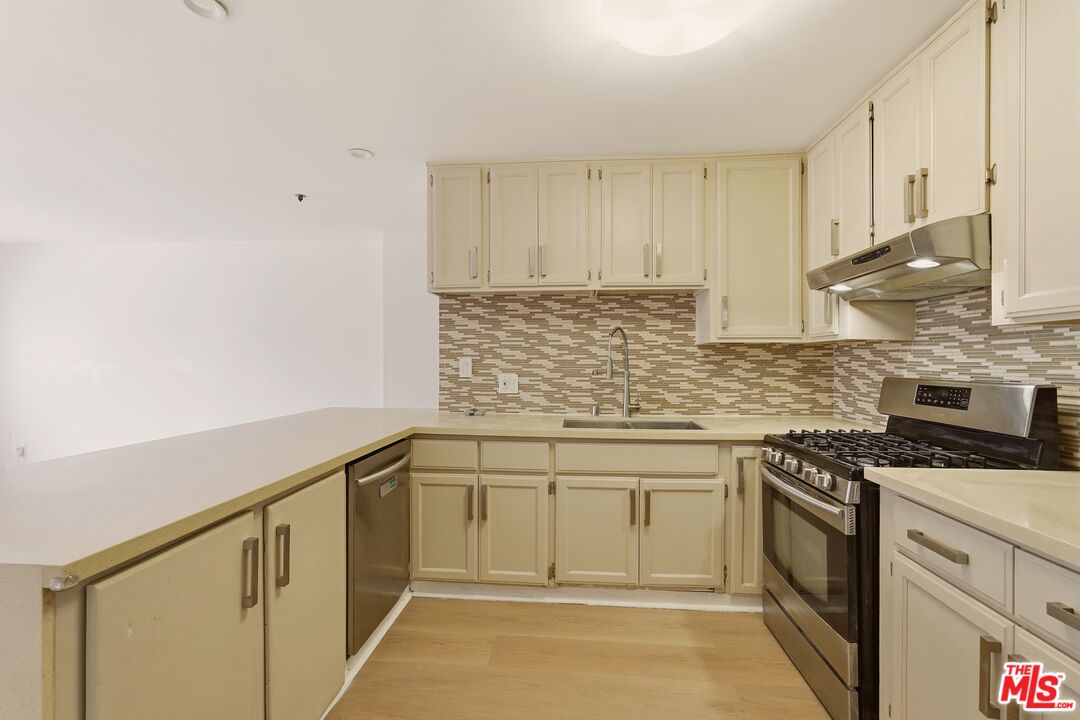 1120 Irolo St Unit: 101