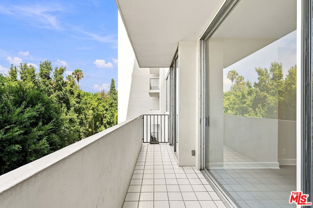 10433 Wilshire Blvd Unit: 407